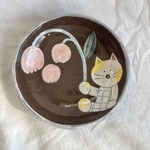 絵皿（花持ちねこ）