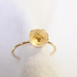 （1点もの）シトリン・クッションカットのサージカルステンレスリング（8mm/フリーサイズ）