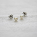【本真珠】パール ピアス 5-5.5ミリ アコヤ真珠 ステンレス