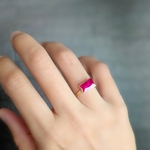 シルバー可◆話題の宝石 Holiday pink◍✧⁠* 目を引く抜群のセンス極稀細レクタングルピンクルビーハンマー槌目打