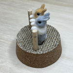 ちっちゃなうさぎさん　つかまり立ち