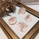 🆕/4pcs)【パーツ】Circle flower parts #alphabet cats