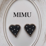 【ビーズ刺繍】マットブラックハート ドット おおぶり サージカルステンレス ピアス 蝶バネ イヤリング