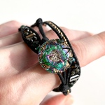 "special gift 2024" unique/green チェコガラスボタン 2連ラップブレスレット