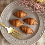 本物パンのミニチュア＊クロワッサン　マグネット/ブローチ
