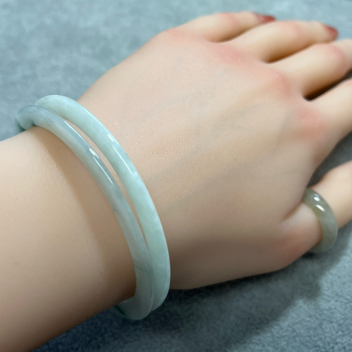 本翡翠バングル(内周17.7㎝)極薄型 - HONG LAN'S GALLERY | minne