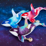 星空の浮かぶシャチのブローチ