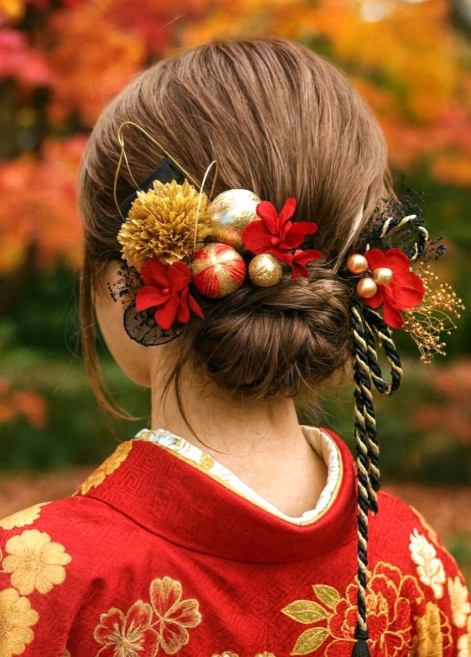 赤ゴールド黒　成人式髪飾り　卒業式 高級造花 成人式ヘア飾り　振袖　和装　着物　結婚式　卒業式　袴　水引　和紐    髪飾り  成人式 髪飾り