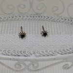 スズ枠ジルコニア小さな花ピアス