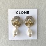 【NEW】ちょっぴりゴージャスな花びら刺繍と貝パールの耳飾り