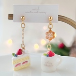 いちごのショートケーキとストロベリーラテのピアス・イヤリング