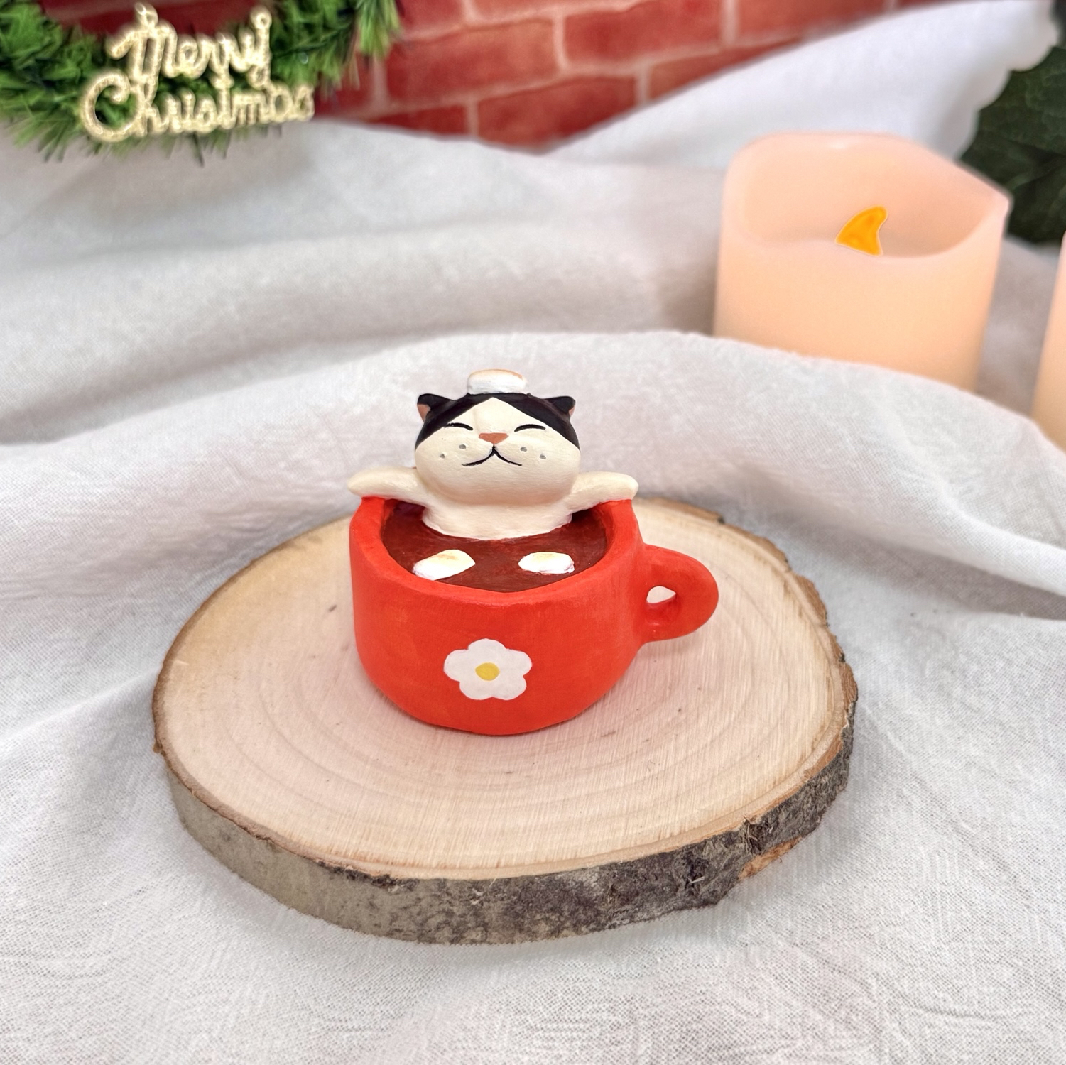 まつげねこシリーズ】きのこねこブローチ オレンジきのこ×グレー