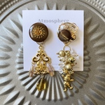 ピアス⭐︎ピエロの風船配り