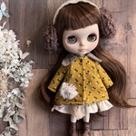 2719 ブライス さんのお洋服  冬におでかけコーデ　コート　イヤーマフラー Blythe ブライス リカちゃん アウトフィット 洋服 ロンパース 帽子　キルトニット　花柄