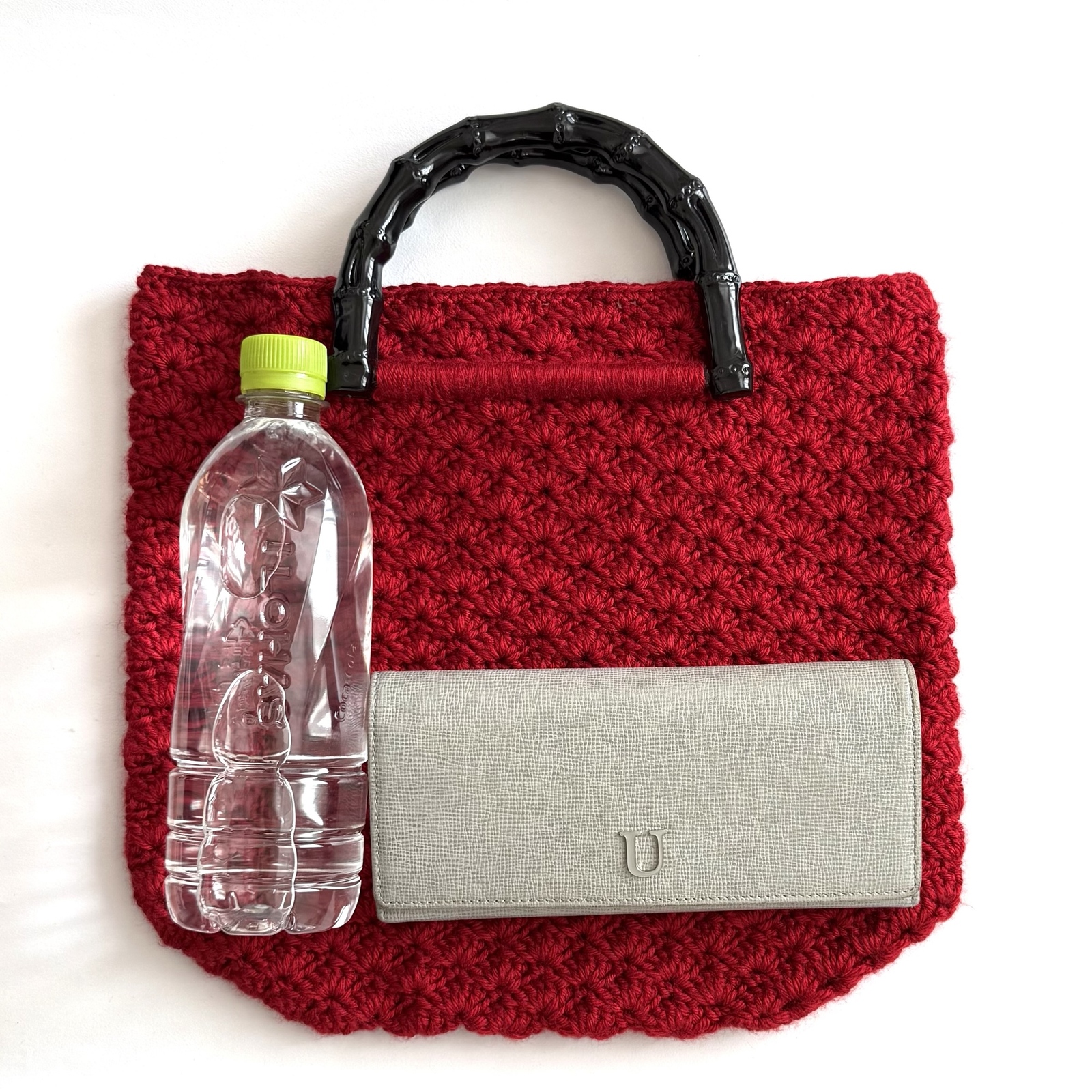 ハンドメイド 手編み トートバッグ 赤白 バンブーハンドル かぎ針編みのバンブーハンドルトートバッグ - ami-ami pocket | minne