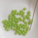 再販無し◆ デッドストック 3mm 3g 硝子　チェコビーズ　グリーン　黄緑