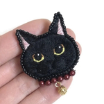 黒猫　2wayアクセサリー　バッグチャーム　ブローチ　愛猫と一緒にお出かけ気分♪ 手刺繍　ビーズ刺繍　首輪　パール　猫好き　ハンドメイドアクセサリー　クリスマス　ギフト