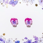 ～小さなピアスシリーズ〜ミニパンジー(ビオラ)のピアス/ノンホールピアス(樹脂イヤリング)