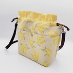 ❇️月末SALE 10%OFF ミモザ柄  外ポケット付き 巾着ショルダー  内ポケット  花柄