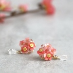 梅の花とビジューのピアス/イヤリング