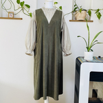 新作❣️太コーデュロイ🌱おっきなポケットVネックAラインのサロペットワンピース🌱グリーンカーキ