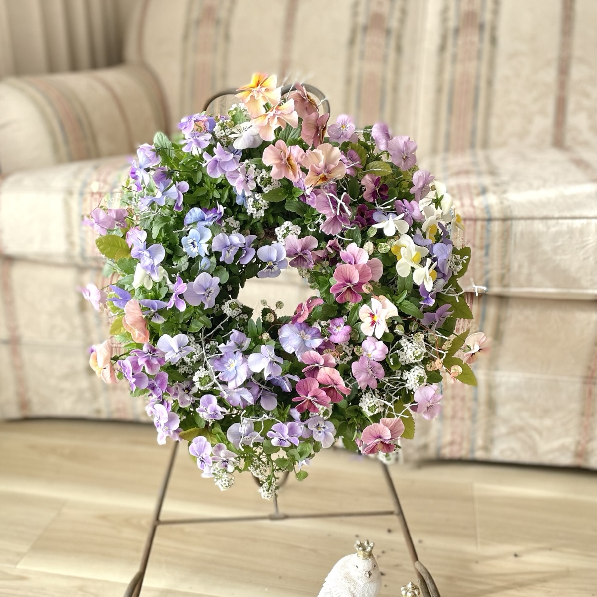 年に一度の感謝価格】メローな花びらのビオラの寄せ植えリース