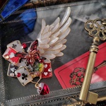 （Red）月夜のサーカスとトランプの翼ブローチ（brooch of blooming wing〜mysterious circus night〜）