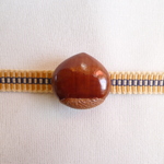 栗の帯留め（厚み控えめ）