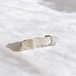 水晶ブローチ　天然石ブローチ　水晶　ブローチ　シンプル　ギフト　父の日