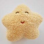 小さいお星さまのぬいぐるみ(にっこりのお顔)