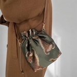 虎柄（カーキー）巾着ショルダーバッグ 