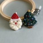 2個セット☆サンタとツリーのクリスマスミニ ブローチ　ビーズ刺繍　オートクチュール刺繍