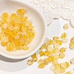 小さな フラワー パーツ イエロー 6㍉ 50個 花 ビーズ チャーム 