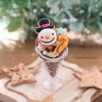 粘土で作る　シルクハット雪だるまのアイスクリームA