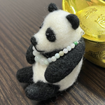 萌熊猫🐼 ニードルフェルト(本翡翠ネックレス付き)