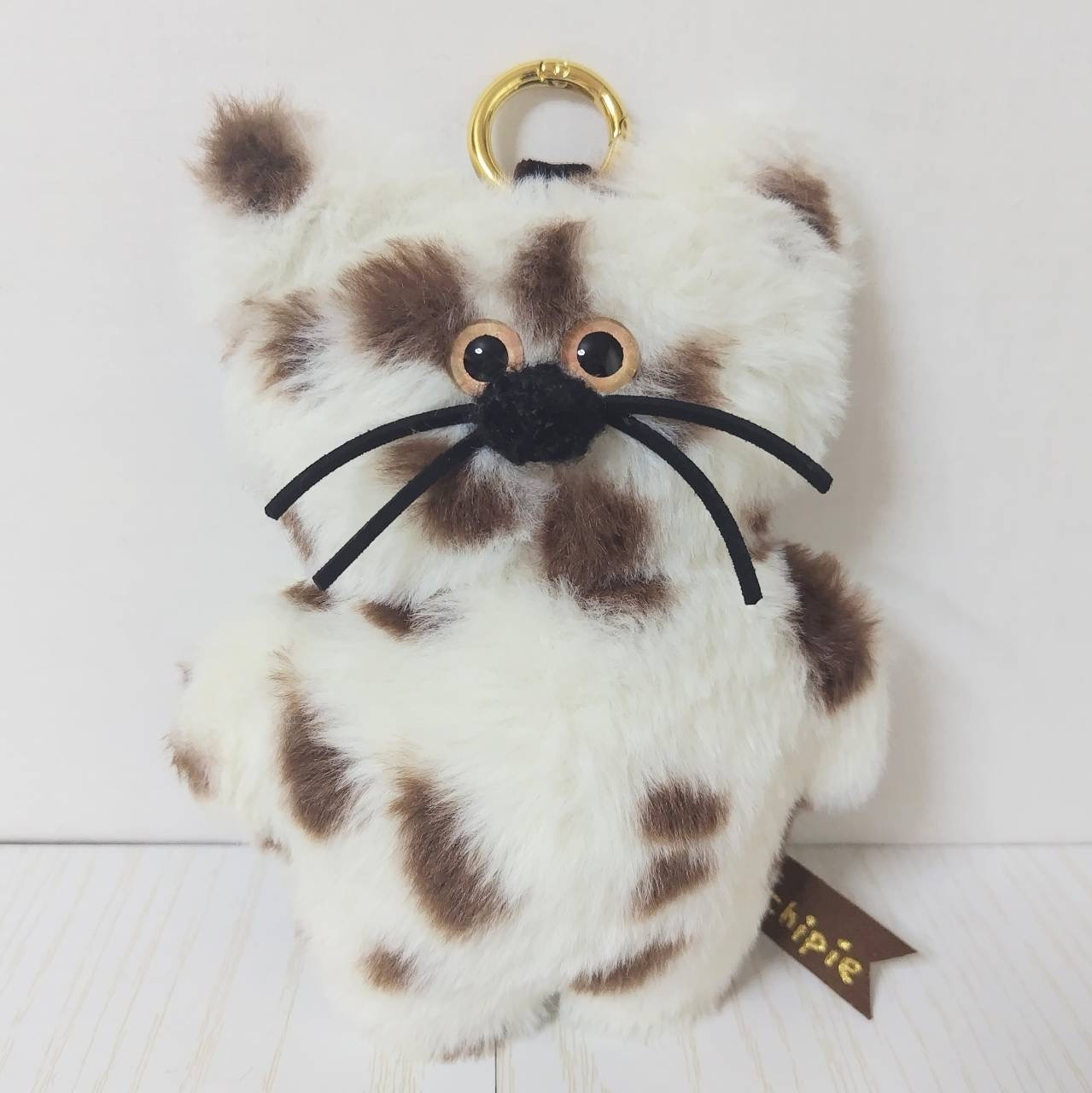 白×茶まだら】もじゃ猫キーホルダーポーチ - chipie 猫グッズと猫の絵
