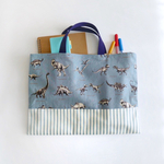 【リアルな 恐竜 シリーズ🦖⸒⸒】 レッスンバッグ 【ブルーグレー】