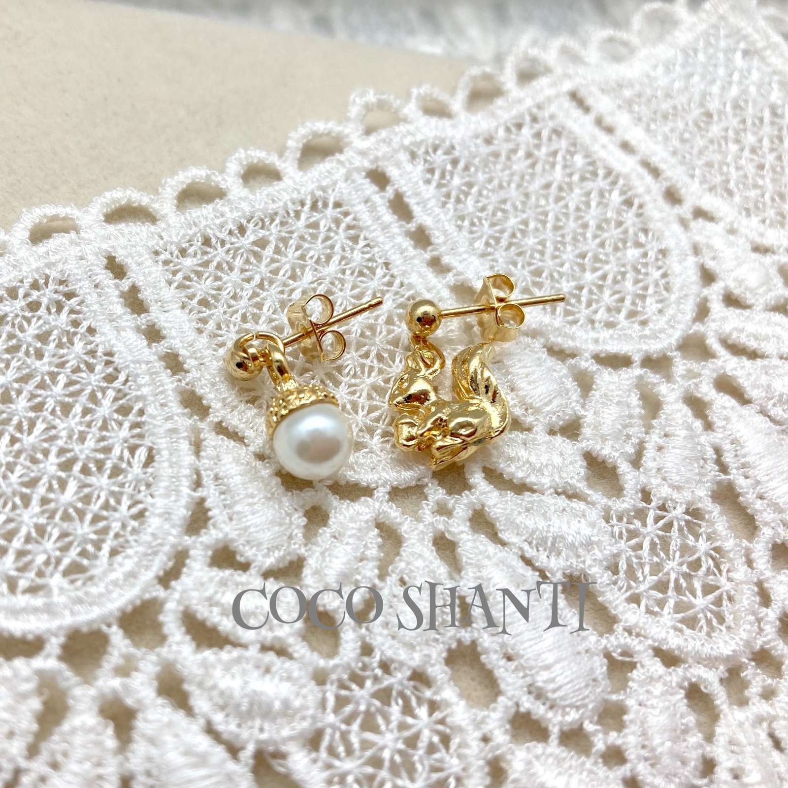ジュエリーライクなアリスの横顔ブローチ - COCO-SHANTI'S GALLERY