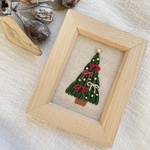 掲載特集　リボンツリー2025　クリスマスツリー　刺繍フレーム　インテリア　クリスマス　冬　手刺繍