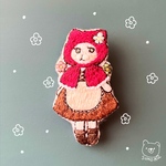 赤ずきん猫♢刺繍ブローチ