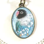 ブルー系ボタンインコとお花のストラップ_526 