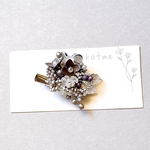 ブローチ　ピン　ヘアピン　コサージュ　ビーズ　お花　パール　ビジュー　紫　シルバー　グレー　ワイヤー　髪飾り　洋装　ヘア飾り　ピンブローチ　2way お呼ばれ　結婚式　成人式　発表会　卒業式　入学式　