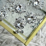 NEW 2個/ クリア リボンをつけた猫ちゃん　ビジュー　チャーム　CH429C