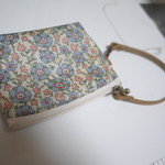 ※おにぎり様ご注文約品※リバティビニコのポーチ（キー金具無し）持ち手付き Celandine（ブルー系）　