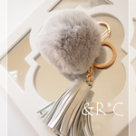 ファーチャーム☆タッセル付☆8㎝☆ライトグレー★値下