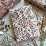 13日(土)21時🕘〜販売！冬の新作❄️インド刺繍生地♡ブックカバー📖 ㉝　文庫本サイズ 文庫本カバー  ブックマーカー&しおり付き(特典‼️)  大人シリーズ　4,000円