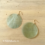 ビタミンカラーのカピスシェルピアス  ミント