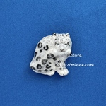 動物 ブローチ  ユキヒョウ とモフモフ尻尾