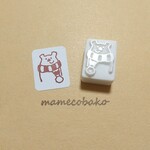 くまさん＋マフラー：消しゴムはんこ。