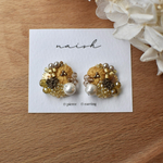 刺繍ピアス/イヤリング　ナチュラル　山吹色